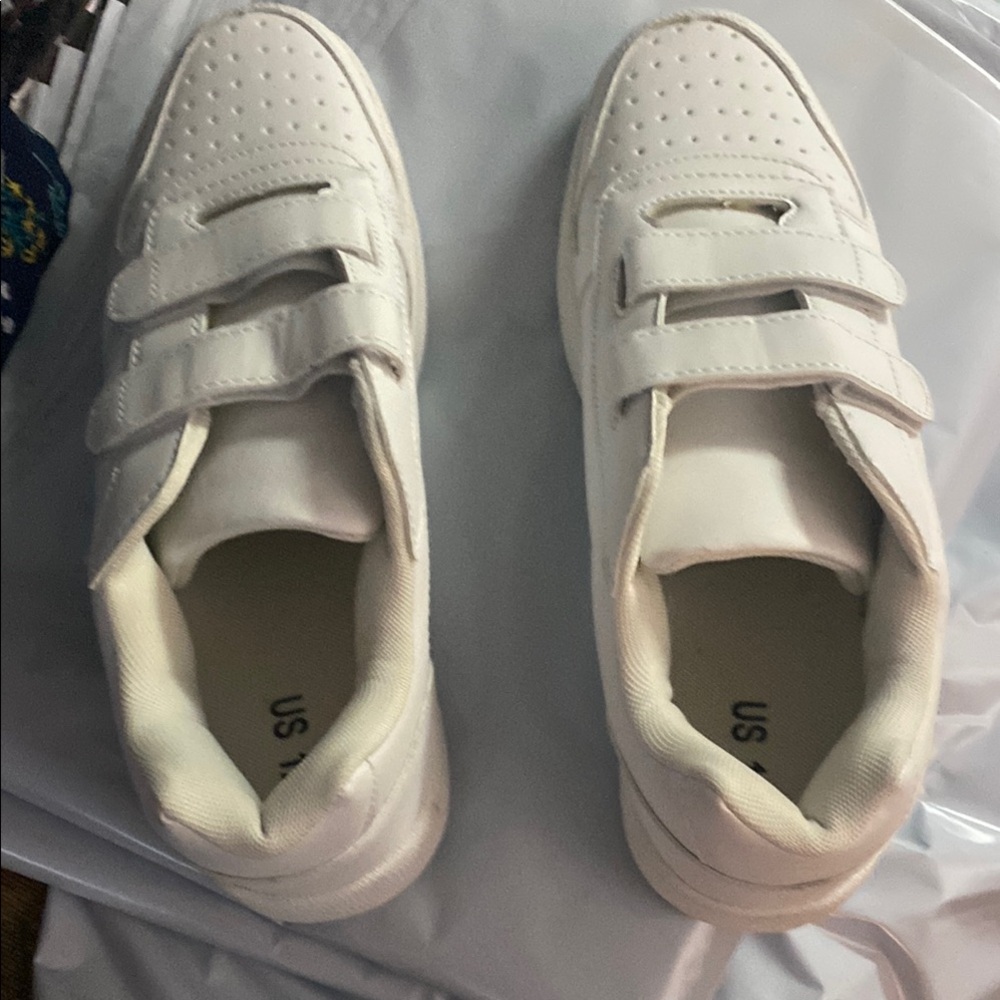 Source Unknown White Velcro Sneakers Minimalist Design